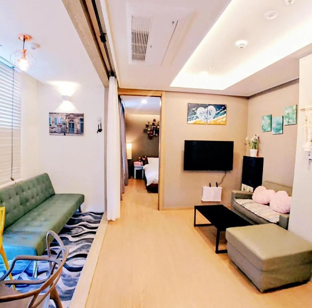 해운대호텔 Haeundae Beach Haeundae Hotel 해변가 Haeundae Subway Station Busan